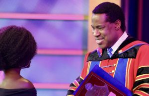 Pastor Chris presents young entrepreneurs, inventors and leaders from across Africa with Future Africa Leaders’ Award.