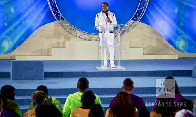Night Of Insight Kicks Off Int’l Easter Youth Camp With Pastor Chris